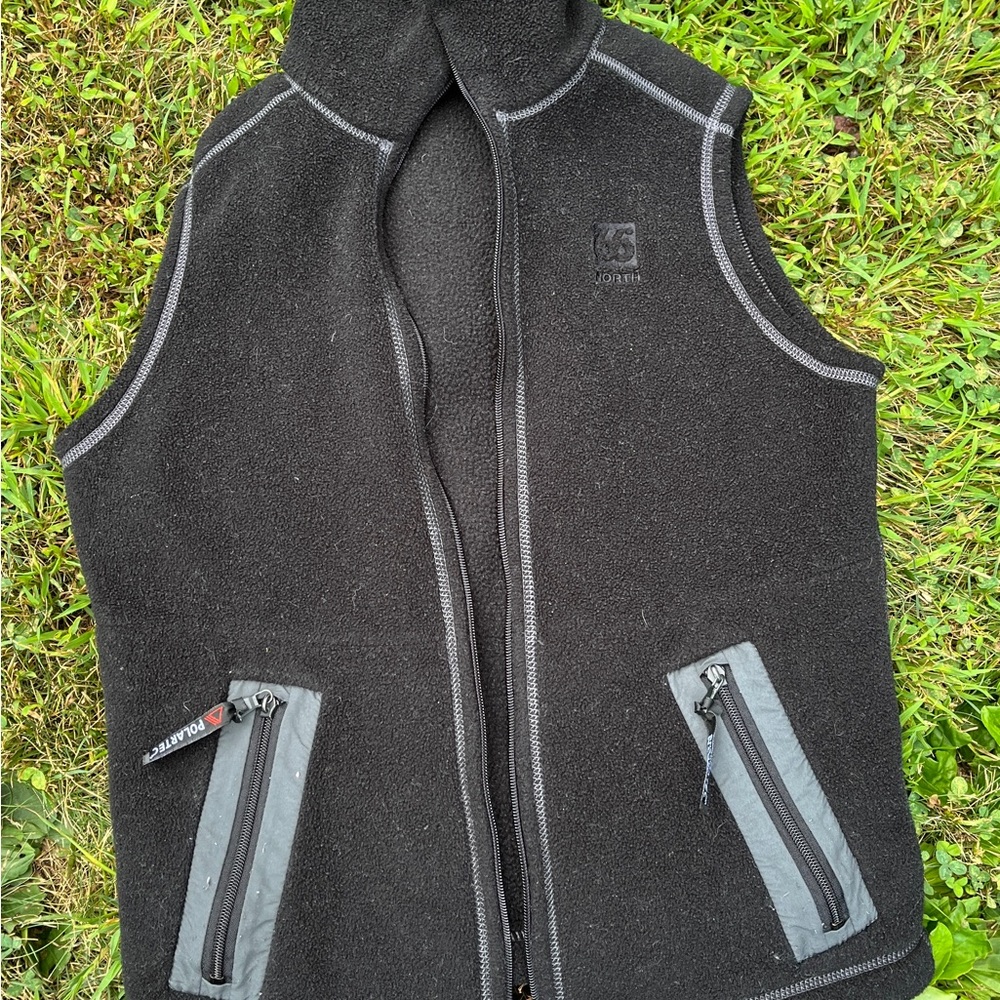 66 North Iceland Esja Polartec Black zip Front Vest women’s small